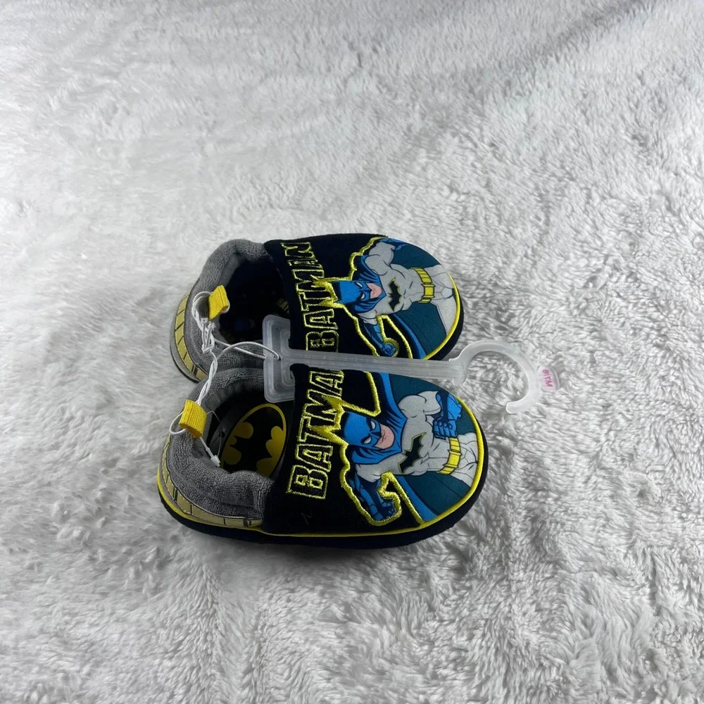 Kids Batman‎ Slippers Boys Girls Size M 7/8 Indoor Cozy Footwear NWT